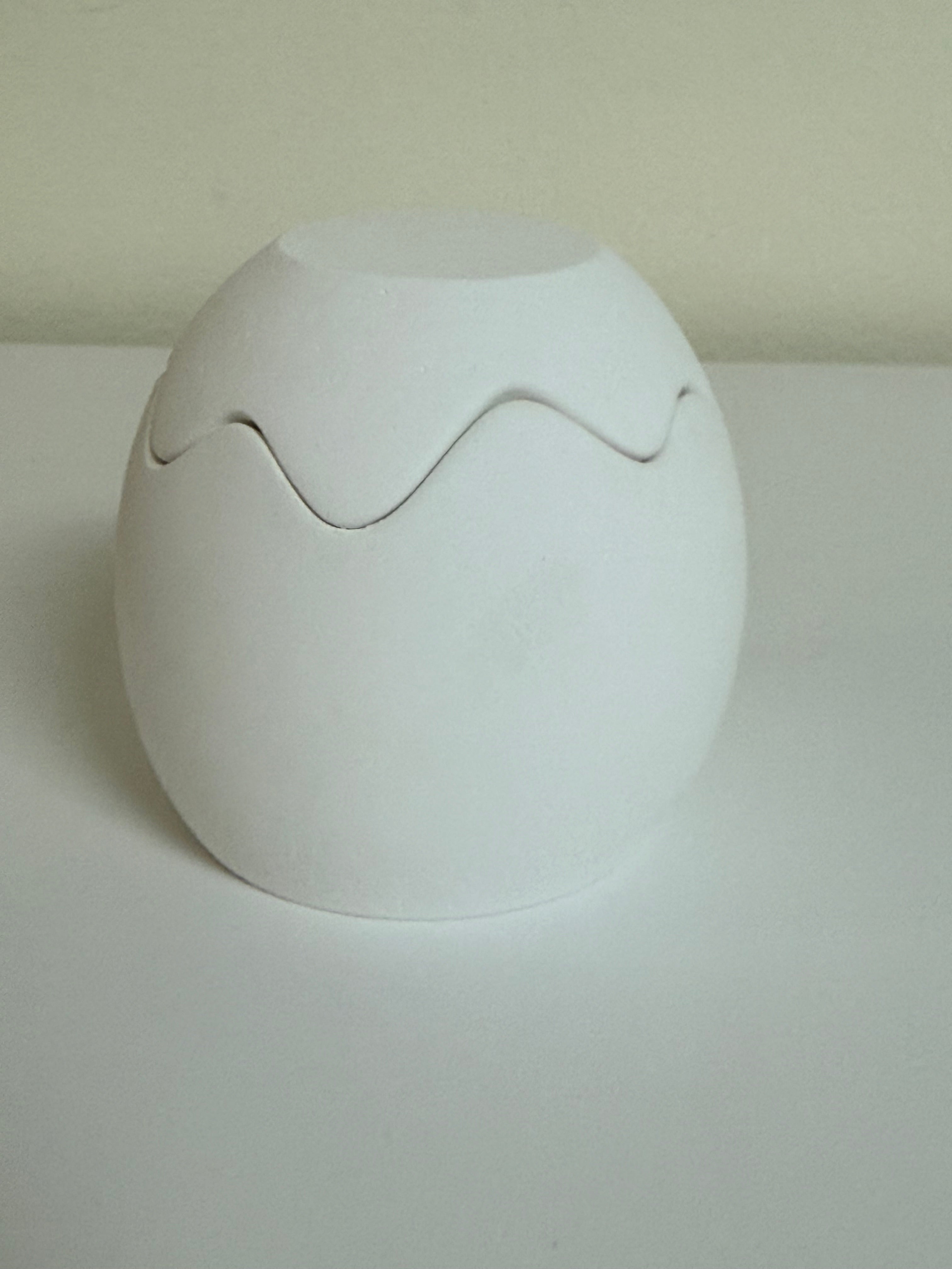 Eggshell Ceramic Soy Candle