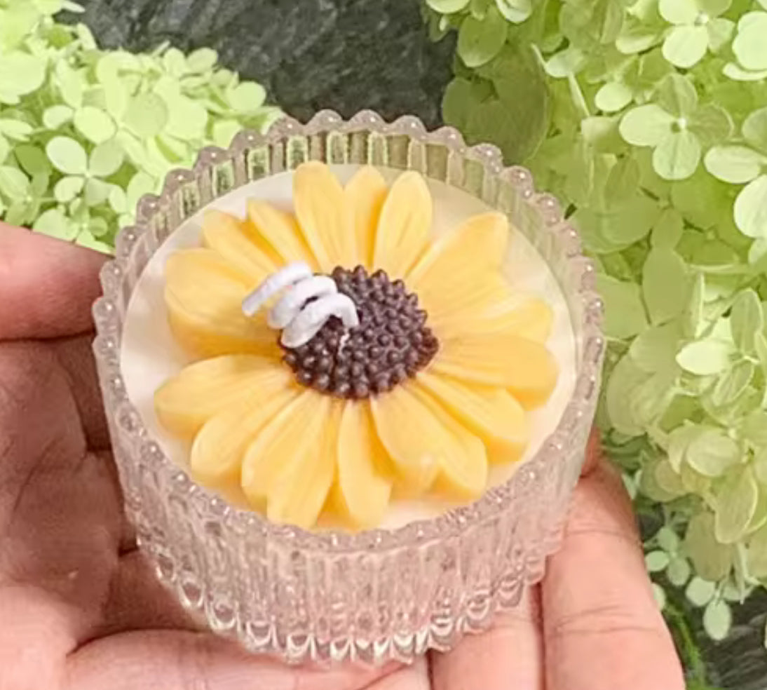 Daisy Glass Candle