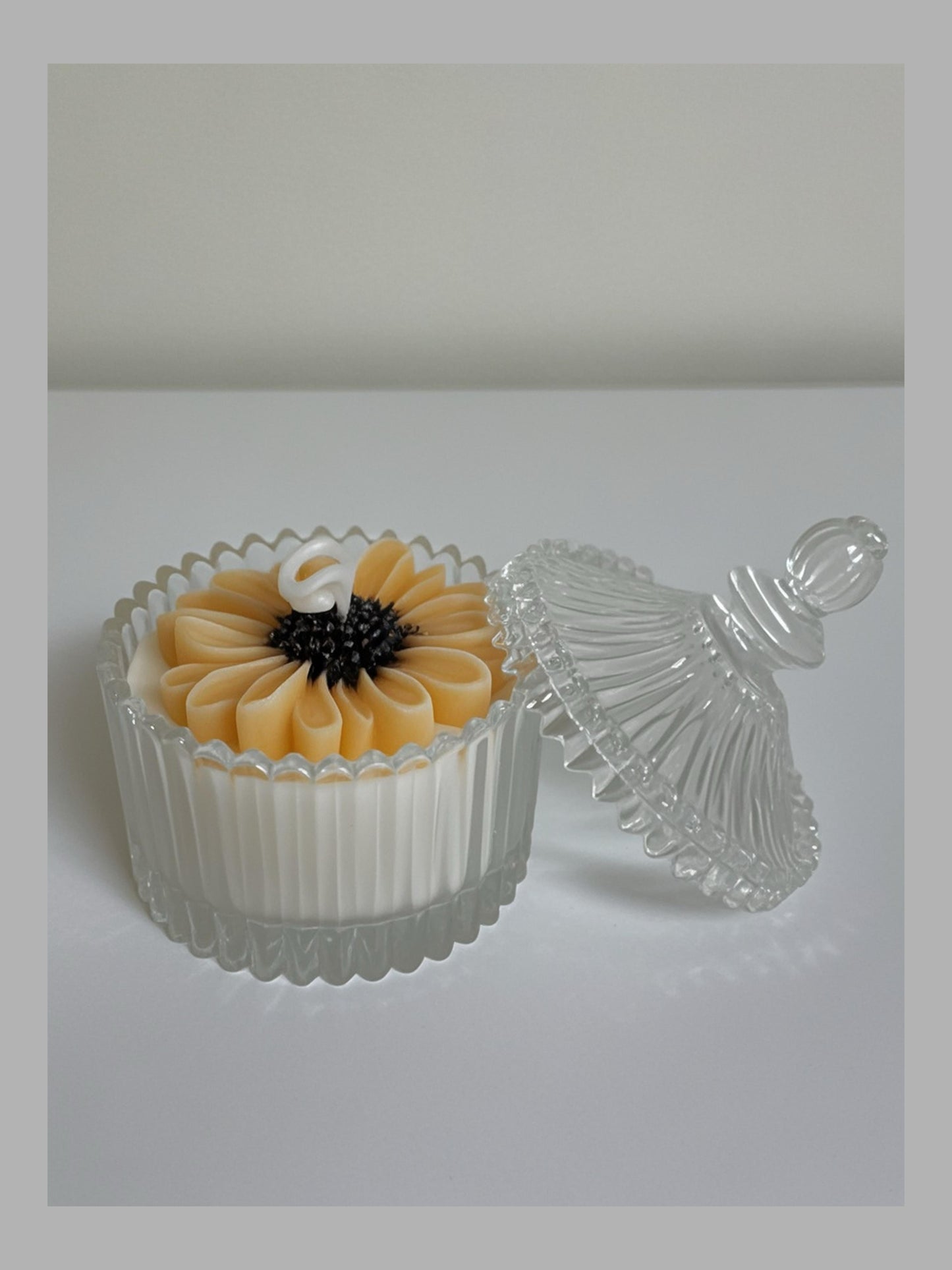 Daisy Glass Candle