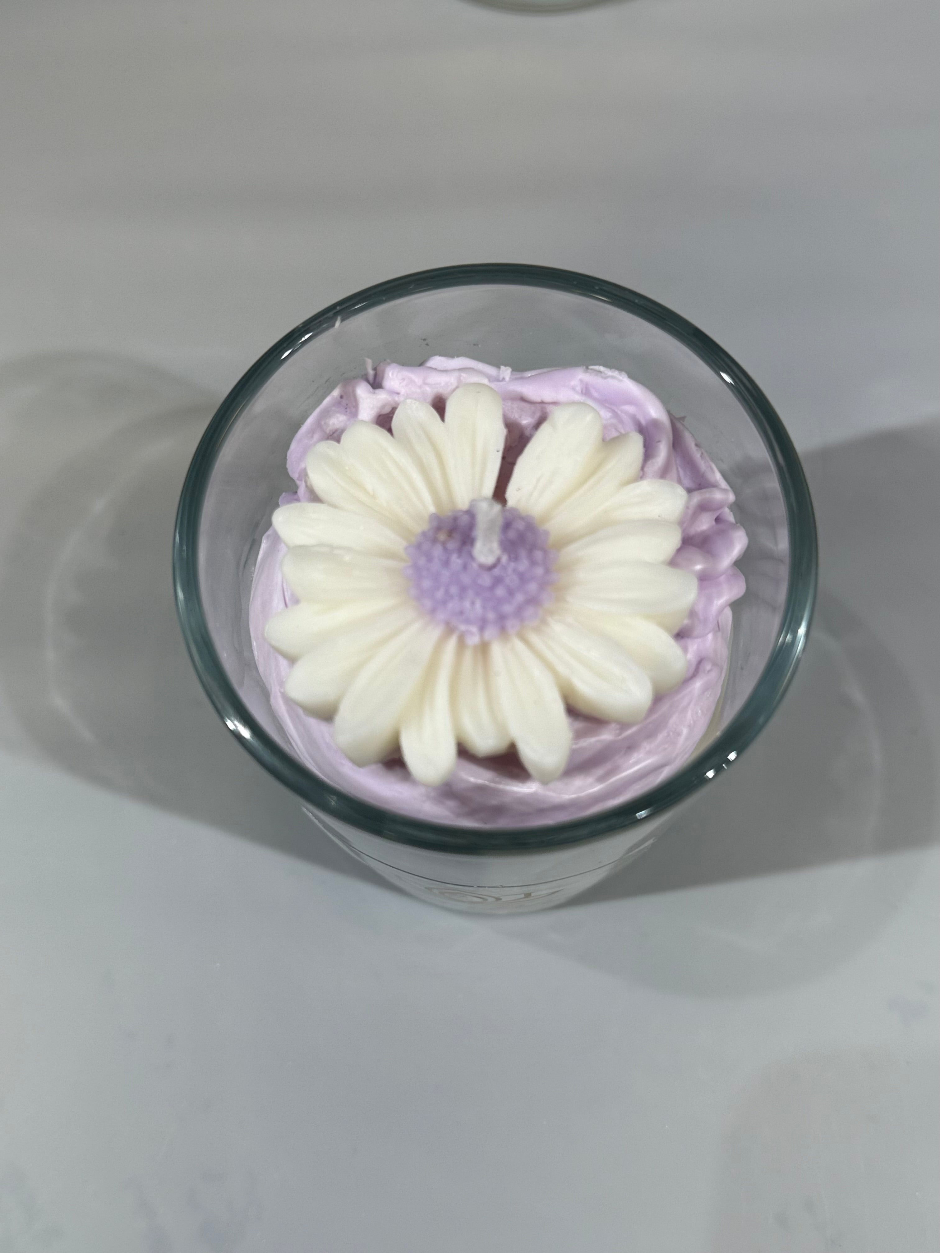 Daisy Blossom Cream Candle