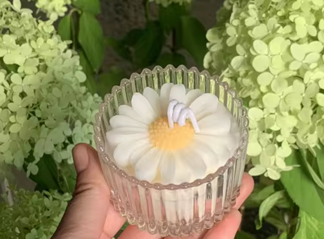 Daisy Glass Candle